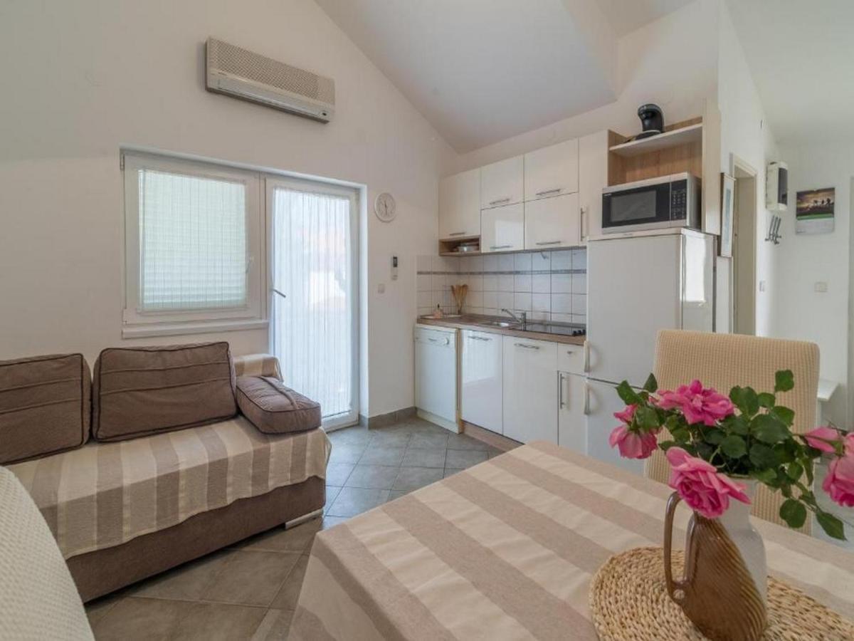 Apartmani Lucia Biograd Biograd Na Moru Exterior photo