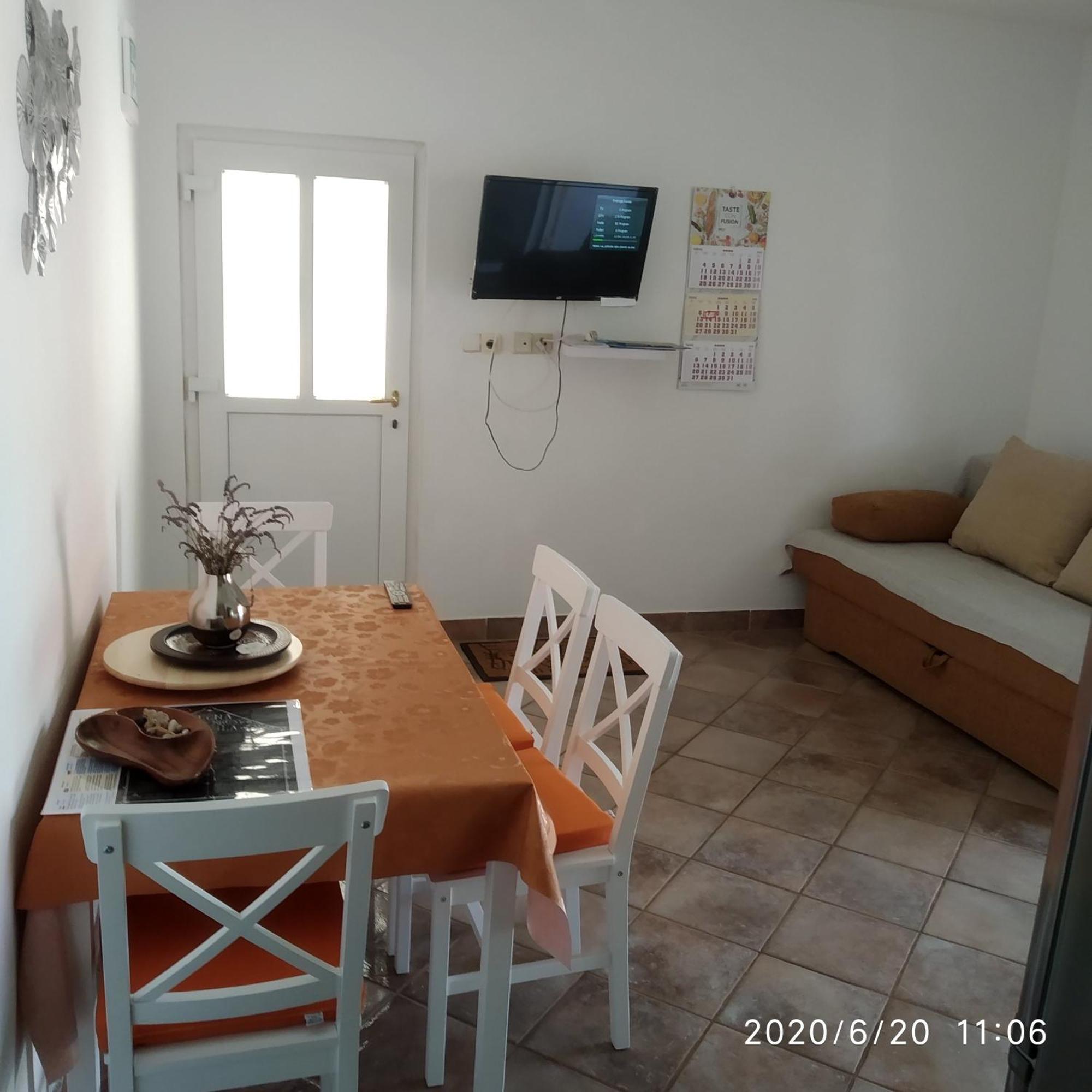 Apartmani Lucia Biograd Biograd Na Moru Exterior photo